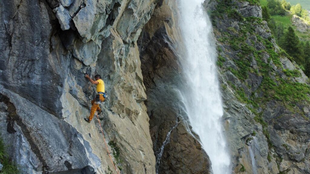 Arrampicata-3-1024x576 Falesia della Cascata