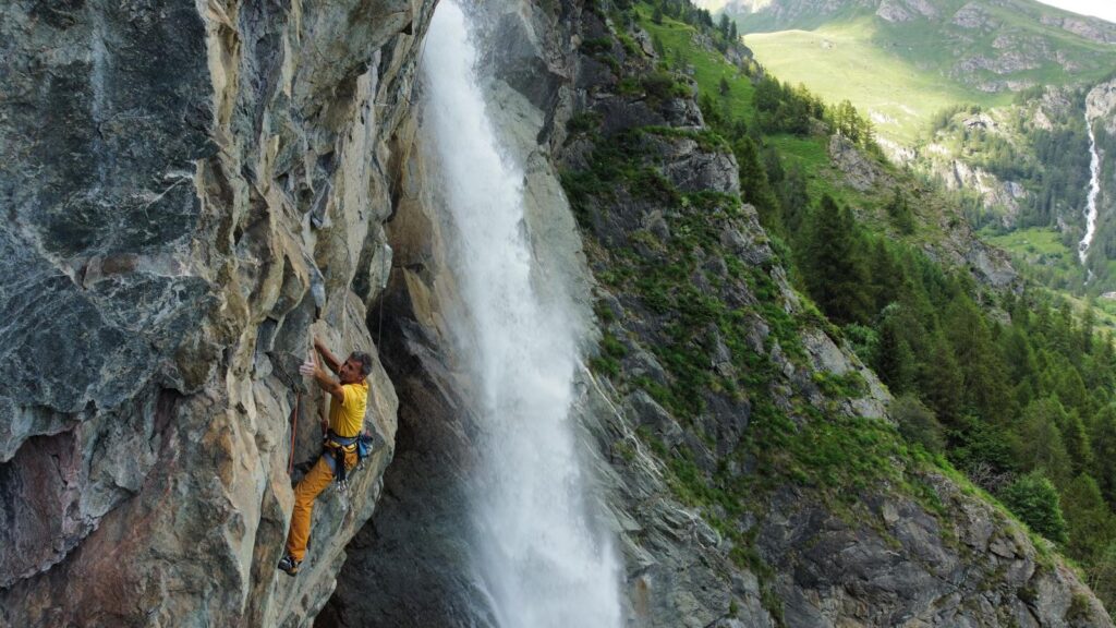 Arrampicata-4-1024x576 Falesia della Cascata